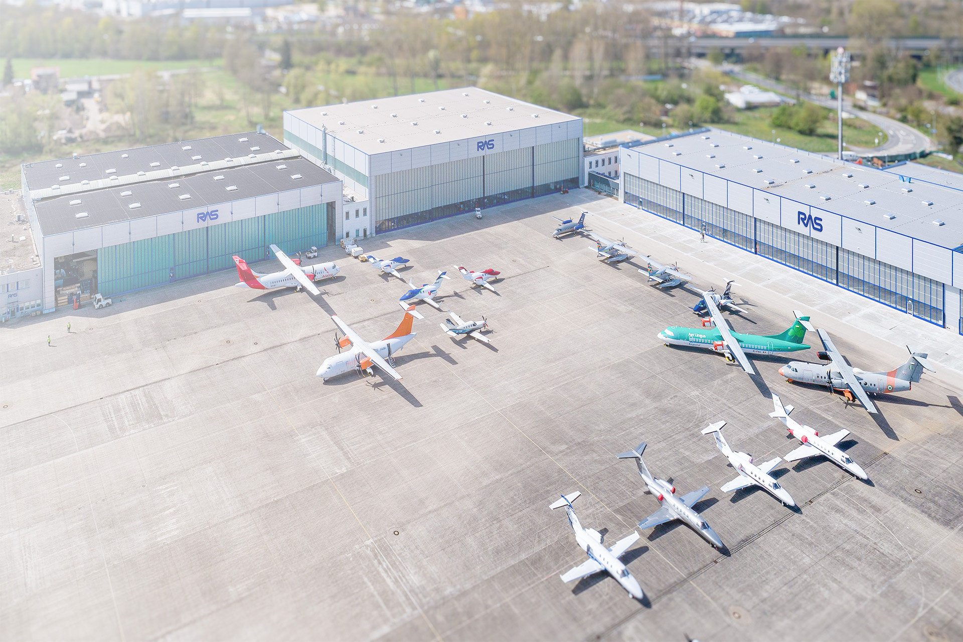 Hangars von Rheinland Air Service
