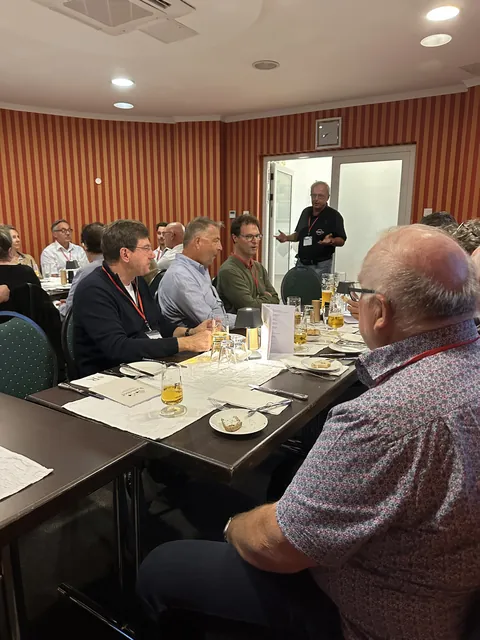 Gespräche beim gemeinsamen Abendessen